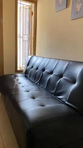 SOFABED - BLACK! 3 Seater!