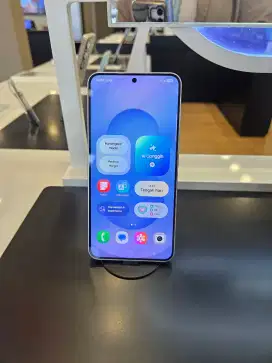SAMSUNG GALAXY S25