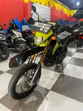 ( DP 500 ) D-Tracker SE 2022 KTP Daerah & Rumah Sewa Bisa