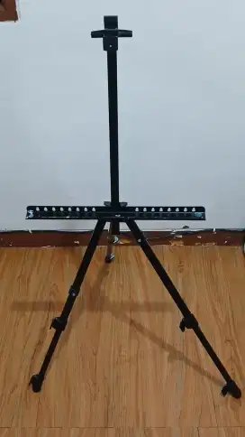 Tripod frame/lukisan