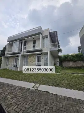 Dijual Villa Aktif Imam Bonjol Atas Tengah Kota Batu