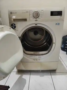 Dijual Mesin Pengering Laundry Electrolux EDC2086PDW – Jarang Pakai