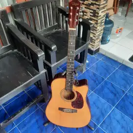 Dijual Gitar Akustik Skylark MAG-550 CN Bekas + Bonus Stand Gitar