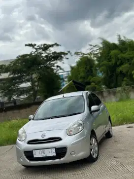 nissan march 2011