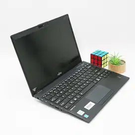 FUJITSU U9310 CORE I7 GEN 10th  SUPER SLIM