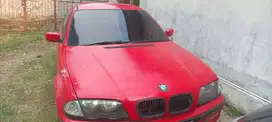 BMW 318i E46 Thn 2001 warna Merah
