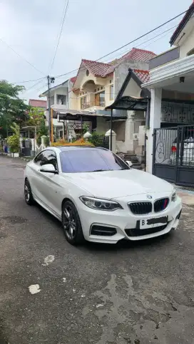 BMW M235i White