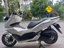 (DP 1 Jt)‼️ Honda PCX 160 CBS Putih Glossy Mulus 2023 Cash / Kredit