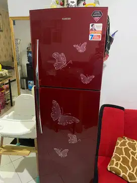 Kulkas 2 pintu merk Sanken Diamond , pemakaian 3 tahun