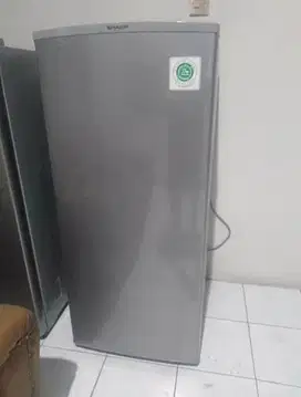 Kulkas sharp freezer