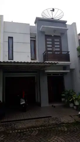 Di Sewakan  Rumah  2Lt jakasampurna Cikunir Kalimalang Bekasi Barat