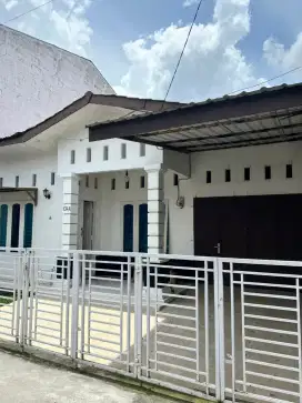 Dijual Rumah Jalan Bhakti Luhur Gang Pakar 950 JT