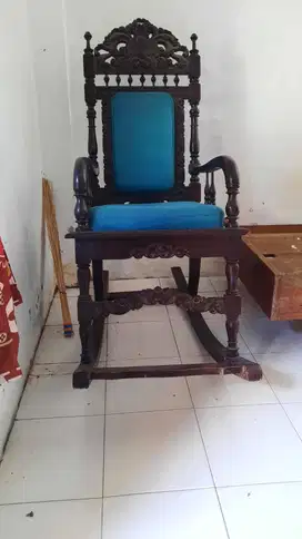 Kursi Goyang Jati Lawasan Jadul Tahun 1980