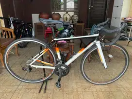 Di jual sepeda polygon Stratos S3 masih bagus nego