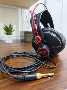 Headphone Monitor Scarlett HP60