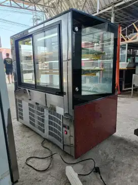 Case showcase likenew