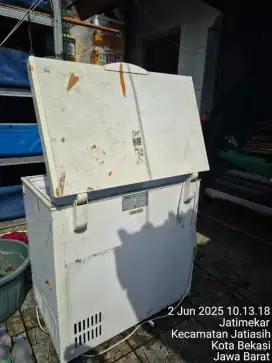 Aqua freezer box