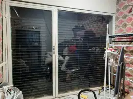 DI JUAL CEPAT KACA TOKO