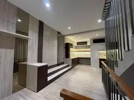 Dijual Rumah Hook Full Furnished Kota Baru Parahyangan