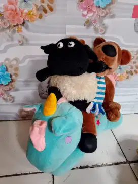Boneka anak lucu