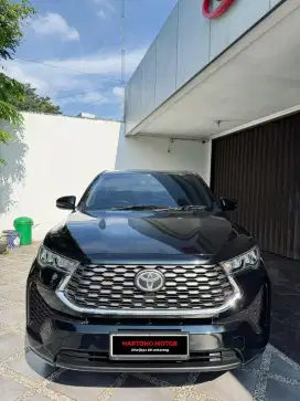 TOYOTA KIJANG INNOVA ZENIX V TH 2022 HITAM LOW KM