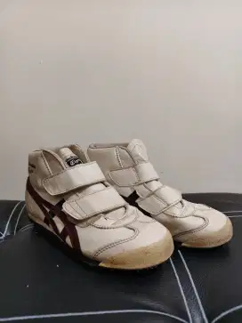 Sepatu anak onisuka