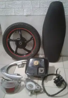 Pelk roda belakang,jok,tangki,behel,speedo,stoplam,kaliper,mio sporty.