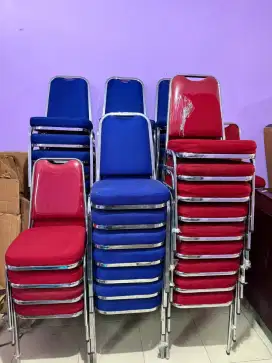 Satu unit Kursi susun