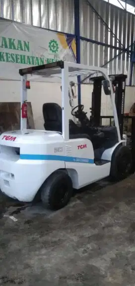 Forklift TCM 3 Ton,Tiang 3 Meter,Manual,Mesin Isuzu C240,Tahun 2017