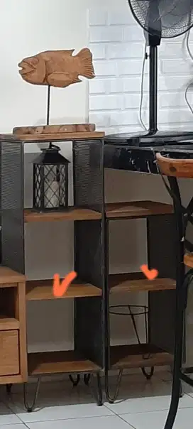 Rak Buku Rak Pajangan Kayu Jati & Besi Model Industrial Minimalis