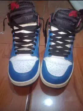Di jual sepatu Nike air Jordan ORIGINAL