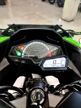 Ninja 250 SE hijau htm mulus km.11rb Mewah 2017.Anugerah motor Rungkut
