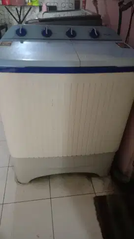 Mesin Cuci Polytron 7kg 2 tabung