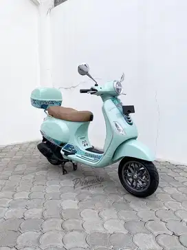 Low kM Vespa Special Edition Batik Warna Green Relax