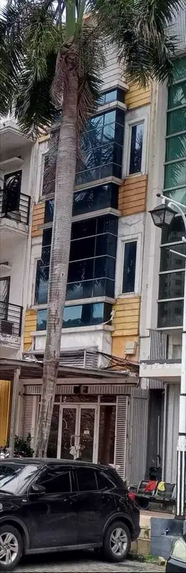 Ruko Cantik 3 Lantai di New Batavia Kelapa Gading Jakarta Utara