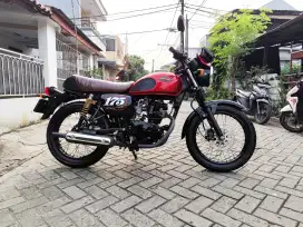 KAWASAKI W175 CAFE 2020 KM 1400 AN ASLI