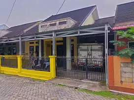 Dijual rumah komplek,lokasi strategis,seputaran jalan srikandi,nego