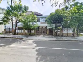 Gayungsari barat sewa rumah usaha strategis di jalan Raya kembar