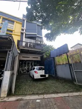 Ruko Bagus 3 Lantai Mainroad Cocok Untuk Cafe di Kopo