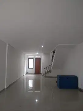 Dijual Ruko Siap Pakai untuk Usaha, Kantor di Batununggal Bandung Kota