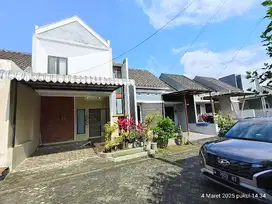 RUMAH 2 LANTAI,HARGA MURAH, CANTIK DAN STRATEGIS,