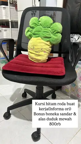 Kursi hitam nyaman ori Informa