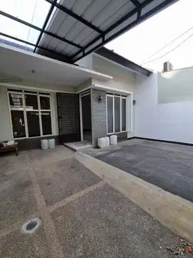 Rumah Siap Huni Lokasi Aman dan Nyaman di Taman Kopo Indah 3