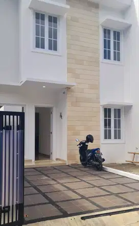 Rumah Bagus Brand New Di Jl Gunung Indah, Lebak Bulus DKI Jakarta