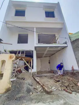 Dijual Rumah 3 Lantai Mezanin di Poltangan jakarta selatan