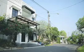 DIJUAL RUMAH 2.5 LANTAI FURNISHED DI VICTORIA SENTUL CITY SSR639 A27