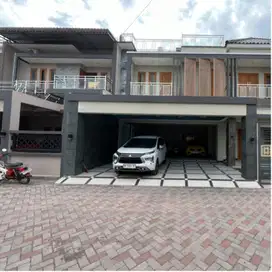 dijual rumah disolo baru
