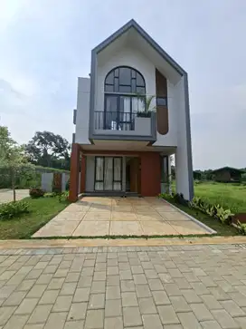 Design Homey dan High Ceiling Lokasi Strategis Akses Jalan Raya Utama