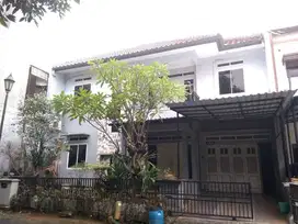 Rumah 2 lantai dekat mall & 4 pintu tol di citra Grand Cibubur