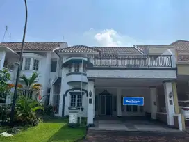 Jual Cepat Rumah Baru Renov Dua Lantai Depan Taman Kota Wisata